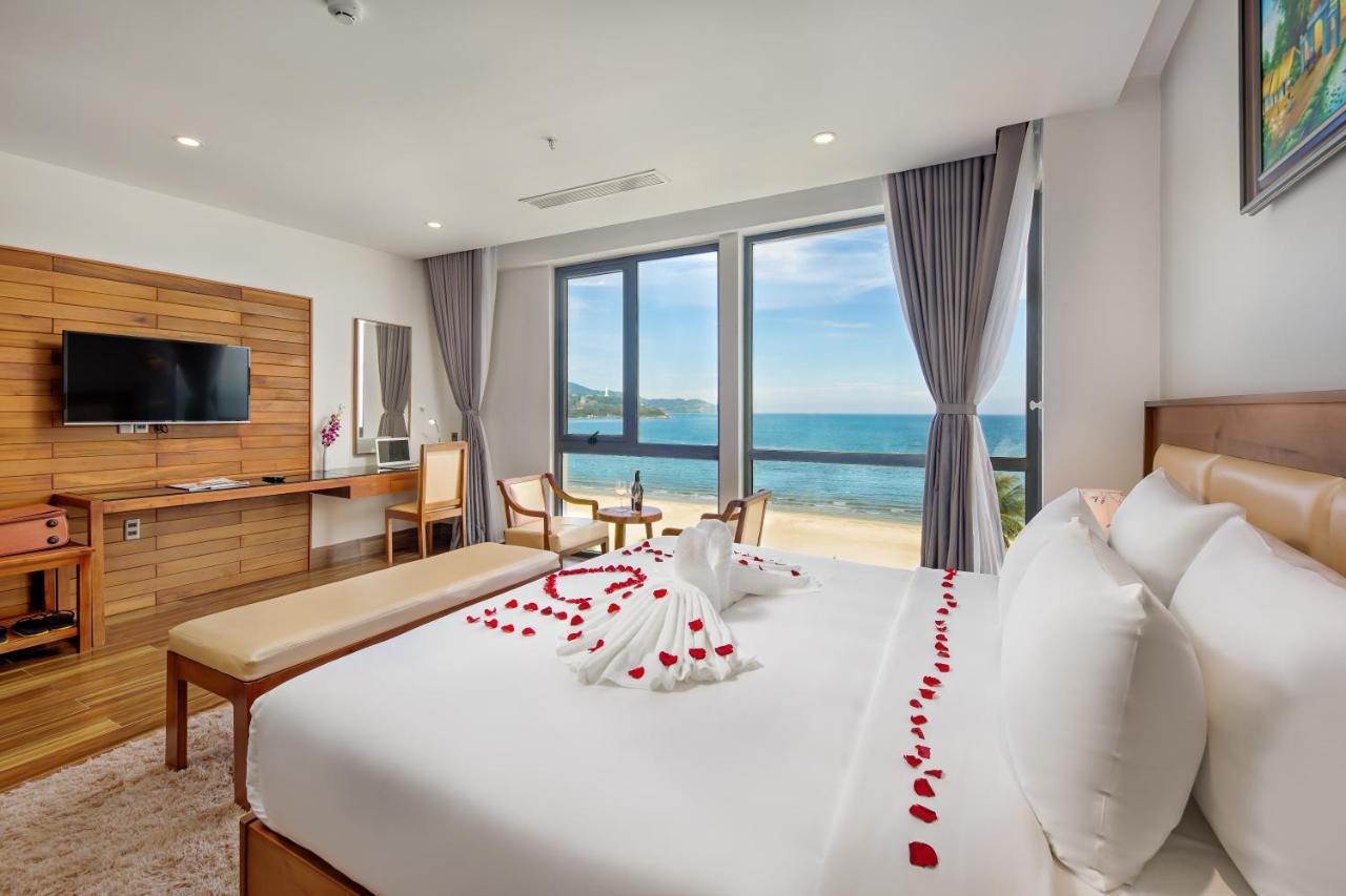 Alisia Beach Hotel Дананг Екстериор снимка