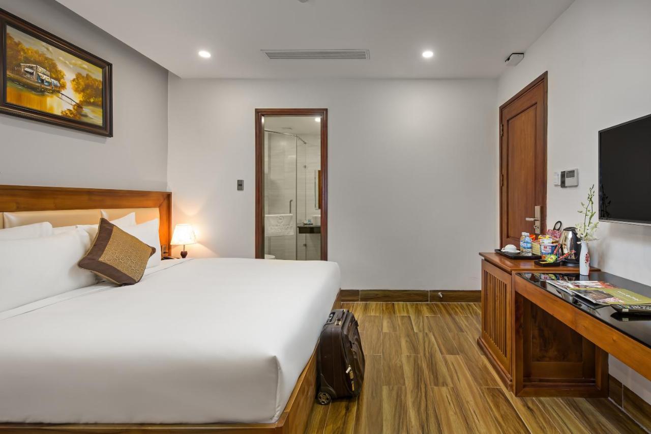 Alisia Beach Hotel Дананг Екстериор снимка