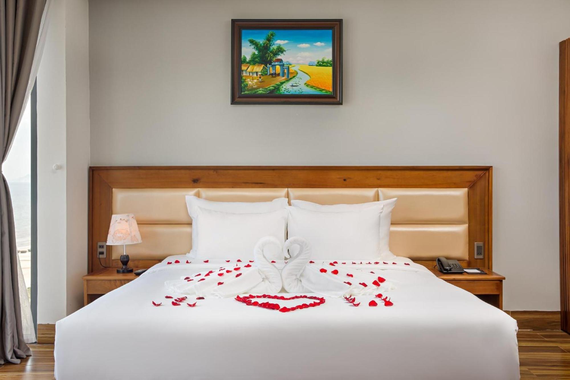 Alisia Beach Hotel Дананг Екстериор снимка