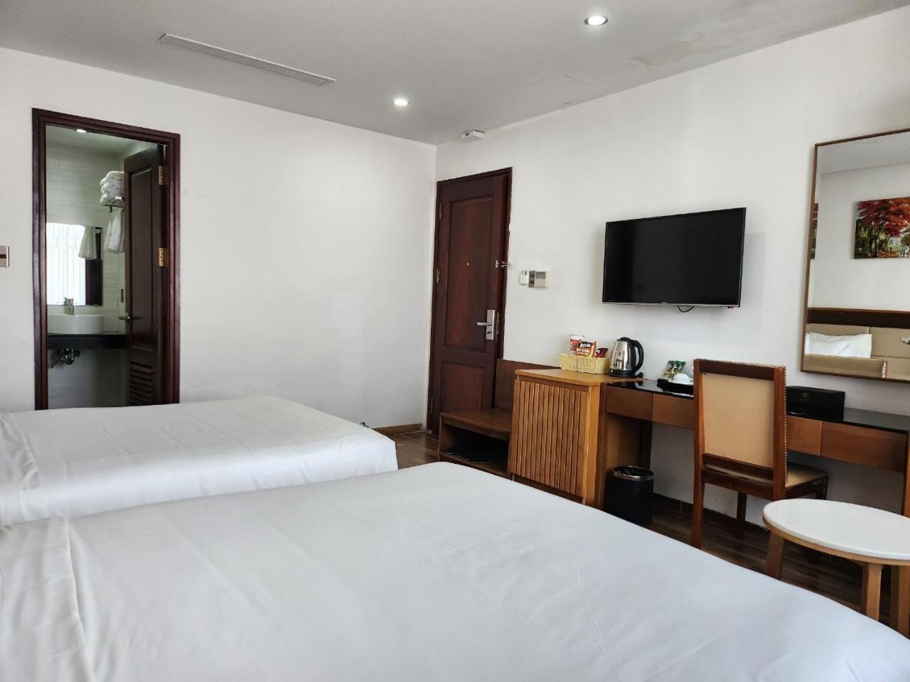 Alisia Beach Hotel Дананг Екстериор снимка