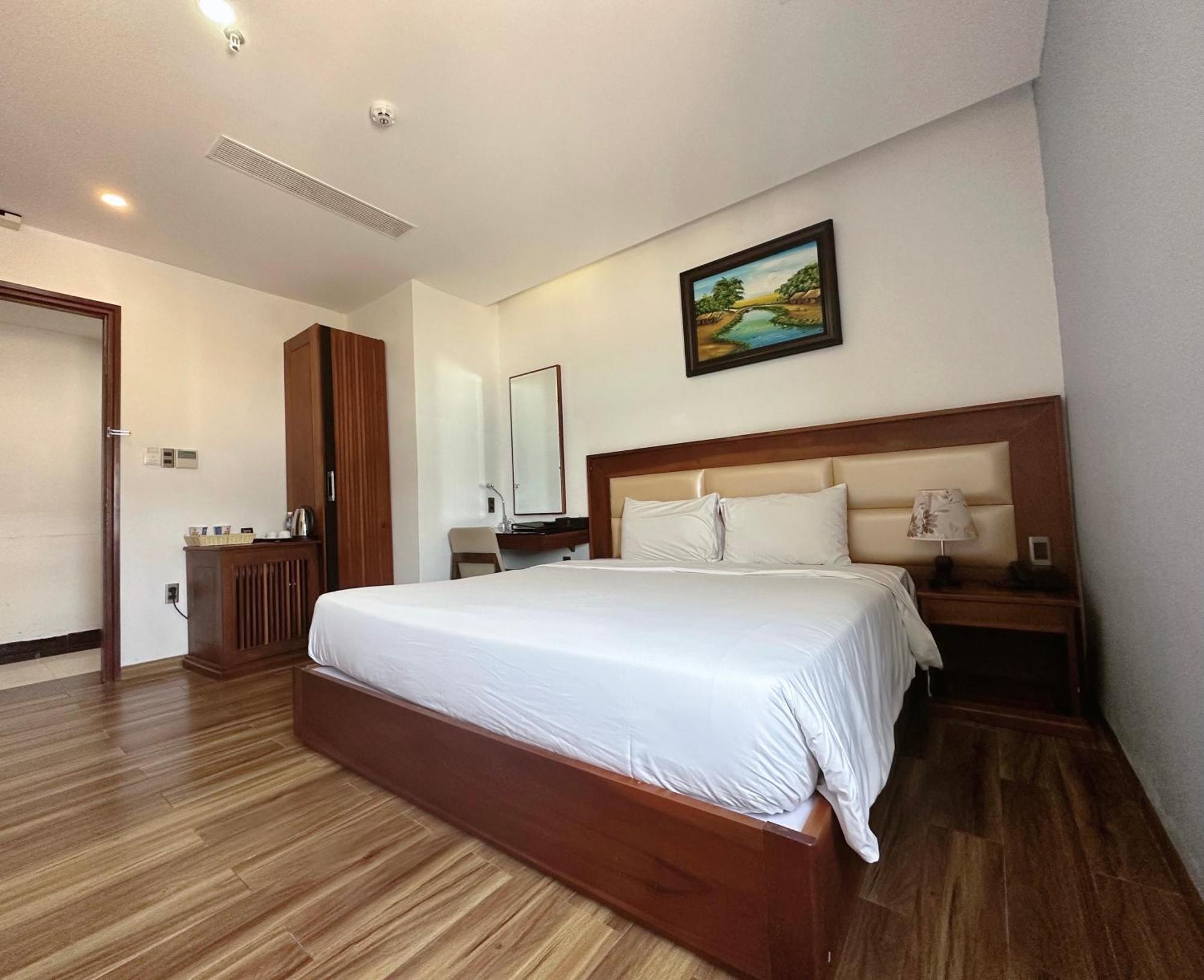 Alisia Beach Hotel Дананг Екстериор снимка